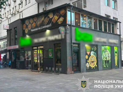 В Киеве предприниматель незаконно построил двухэтажное сооружение и сдавал его под магазин