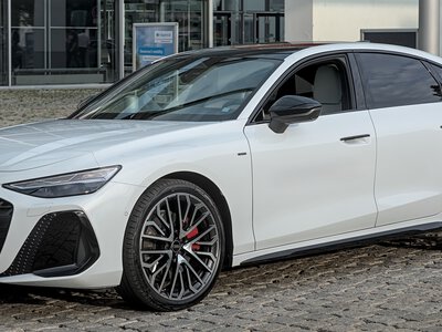 Audi відмовилася від жорсткого переходу на електромобілі до 2032 року: бензинові V6 і V8 залишаться