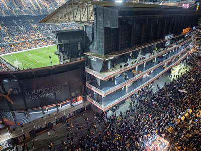 0:5-dən sonra klub rəhbərliyinə və oyunçulara qarşı etiraz aksiyası keçirdilər - FOTOLAR