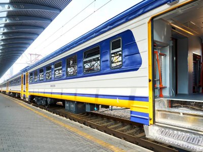 Опасность для пассажиров: в Киеве остановились десятки поездов
