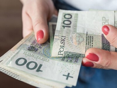 Высокие зарплаты с подвохом: как агентства в Польше обманывают трудовых мигрантов