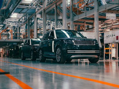 Jaguar Land Rover скоротить близько 4000 робочих місць: компанія хоче заощадити £1,7 млрд і знизити витрати