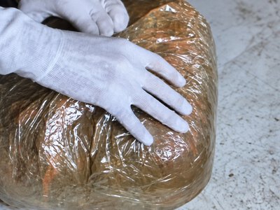  Крупную партию гашиша нашли при обыске в Талдыкоргане 