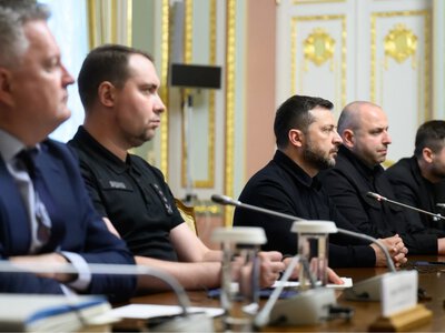 Зеленский прокомментировал атаки на аэропорты перед визитом переговорщиков из США