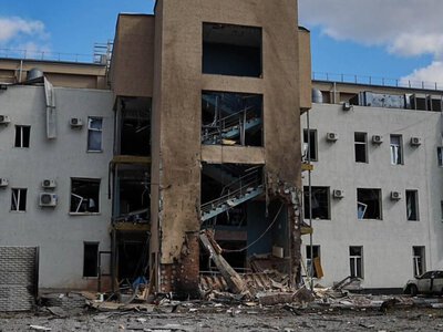  Россияне ударили по телеканалу в Киеве во время прямого эфира, есть пострадавшие 
