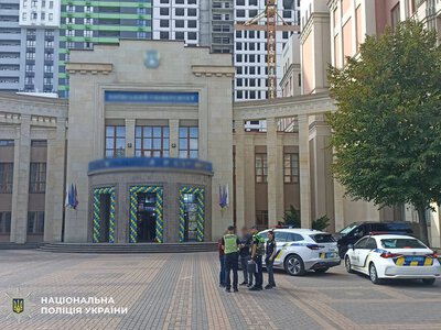 В Киеве во время воздушной тревоги под открытым небом проводили посвящение первокурсников, полиция открыла производство