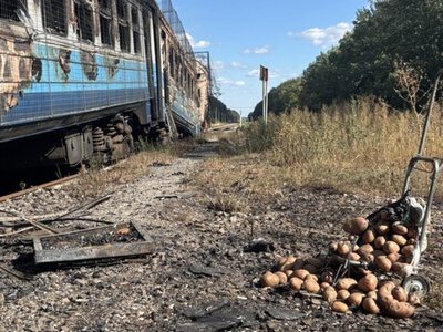 В Сумской области ударили по пригородному поезду: есть раненые
