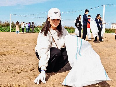 «Таза Қазақстан»: в Атырау прошла экологическая акция «LOTUS CLEAN DAY»