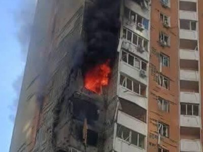 Многоэтажку Киева всколыхнул взрыв: сотня выбитых окон и пожар, - ФОТО