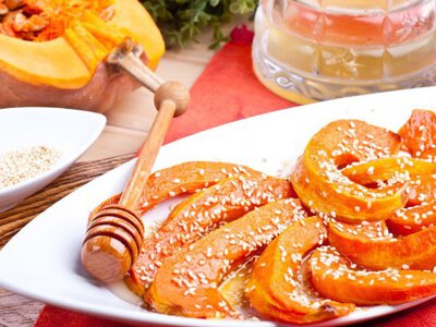 Осенний десерт из тыквы: только яблоки, мед и духовка - вкус вас удивит