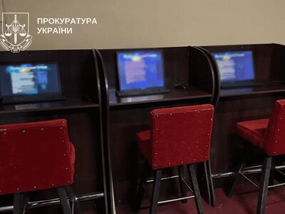 10 подпольных казино и 500 тысяч гривен прибыли каждый день: в Киеве будут судить 12 человек