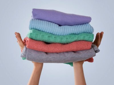 Одежда неприятно пахнет после стирки: два домашних средства помогут решить эту проблему