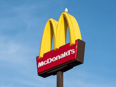 В McDonald's ответили, будут ли работать во время «желтого» уровня тревоги