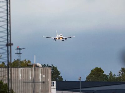 Самолет Зеленского едва не столкнулся с беспилотником в Молдове — премьер Норвегии