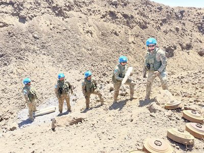 Более 2 тысяч взрывоопасных предметов и боеприпасов уничтожили казахстанские саперы на Голанских высотах