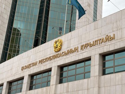  Депутатам запретят использовать трибуну Курултая для личных поздравлений 