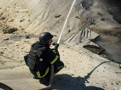Огонь, обломки и погибший человек: последствия утренней атаки на Киевщину