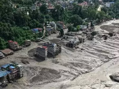  Число жертв наводнения в Непале и Тибете превысило 1300 человек 