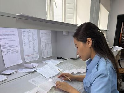 14 лет на железной дороге: столичный специалист рассказала, как контролирует безопасность поездов