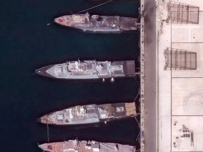 Генштаб ВСУ заявляет о поражении порта в Махачкале и трех российских кораблей в Новороссийске