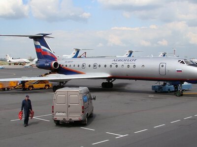 От Калининграда до Камчатки: в 26 аэропортах РФ ограничили заправку самолетов
