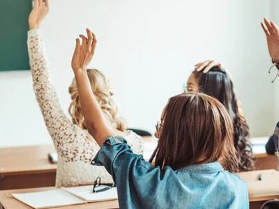 Школы во время желтой тревоги: меняется для учащихся, родителей и учителей