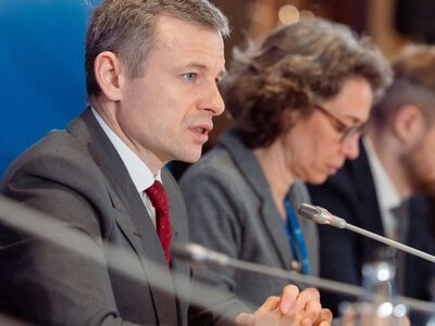 Угроза задержек зарплат и печать гривны: Марченко предупредил о дефиците средств
