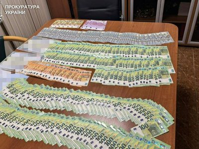Чиновников Луганской ОВА подозревают в хищении: откаты отправляли по почте