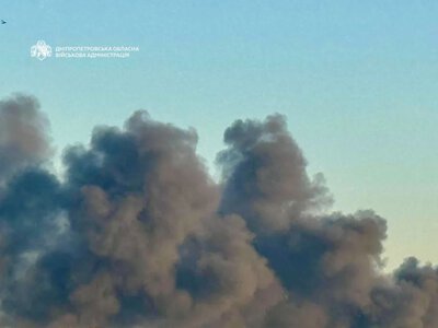 Враг продолжает атаковать Украину: в столице беспилотник упал на офисное здание, в Днепре горят склады