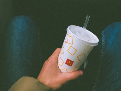 McDonald's в Украине сокращает меню из-за длительных воздушных тревог