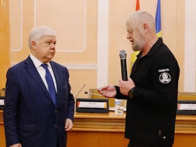 На и.о. мэра Одессы составили протокол из-за языка: не перевел выступление отца погибшего Героя