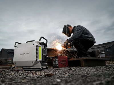 EcoFlow PowerRock 4000 – зарядная станция для строительства