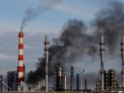 МЕА знову погіршило прогноз для російської нафти: удари по інфраструктурі вже помітно вдарили по видобутку