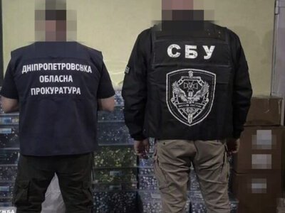 Более 250 обысков и 27 подозреваемых: СБУ раскрыла схему производства и сбыта фальсифицированных препаратов для похудения