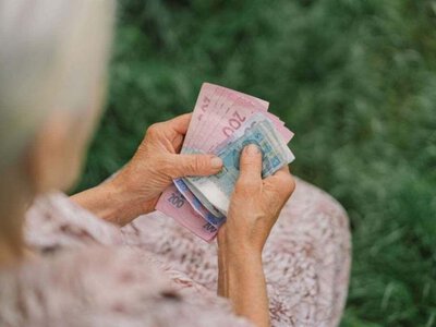 Доплаты к пенсии после 60 лет: почему украинцам начислят дополнительные деньги