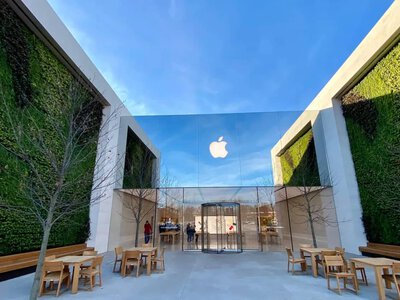 Apple вернет Genius Bar и изменит дизайн своих магазинов