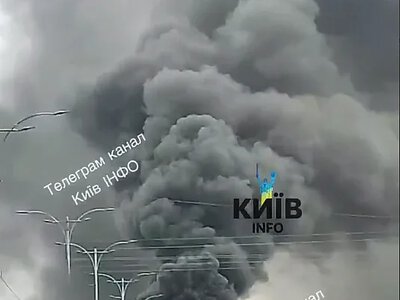 Бензовоз столкнулся с грузовиком на трассе Киев - Одесса: вспыхнул сильный пожар, движение остановлено
