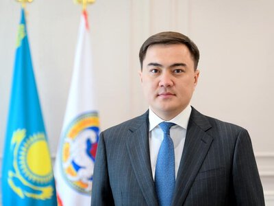 Акимом Жетысуского района Алматы назначен Курасбек Садибеков