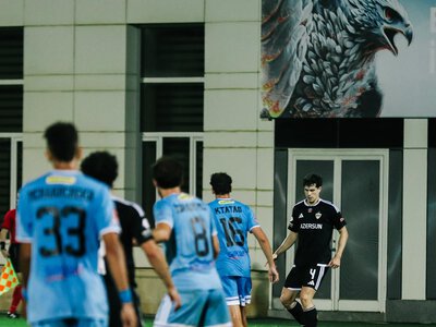 “Qarabağ”ın müdafiəçisi: “Çempionatda hələ də məğlub olmadığımıza sevinməliyik”