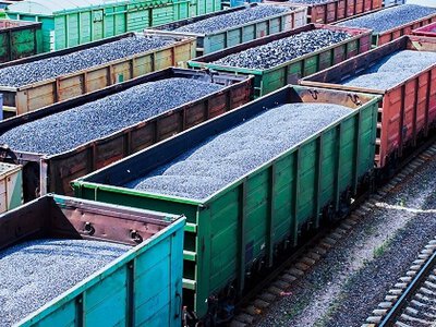 Более 200 тысяч контейнеров: Укрзализныця увеличила объемы перевозок на треть