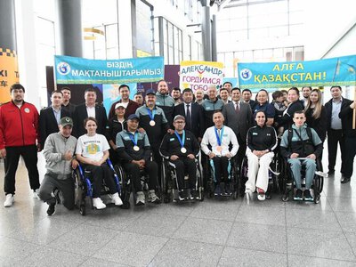Призеров чемпионата мира по пара пулевой стрельбе торжественно встретили в аэропорту Астаны