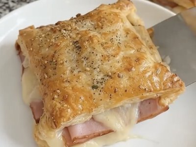 Хрустящие конвертики с ветчиной и сыром: ужин, который можно быстро приготовить после тяжелого дня