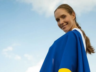 Золотий батон, лобстер і навіть футбольний газон: топ-5 найдивніших капелюшків Каті Осадчої