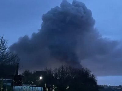 Таганрог подвергся массированной ракетной атаке, повреждён склад Ozon и вспыхнули пожары