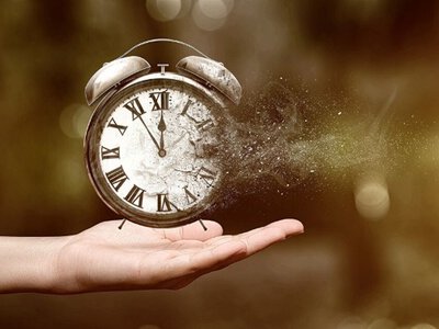 Когда переводить часы на зимнее время в 2026 году