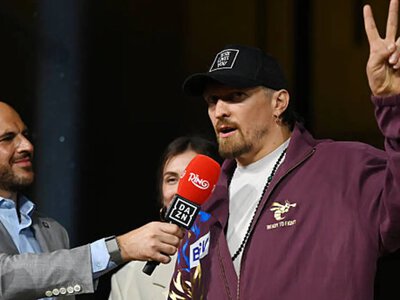От казацкого оселедца до Хитмэна: как Усик менял прическу и усы