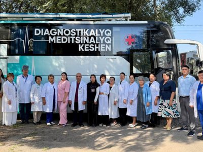  Казахстанские врачи начали прием жителей отдаленных сел Кыргызстана 