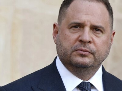 С Ермака сняли электронный браслет: ВАКС объяснил это решение угрозой для его здоровья