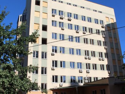 Две благотворительные организации США помогают восстановить здание налоговой в Киеве