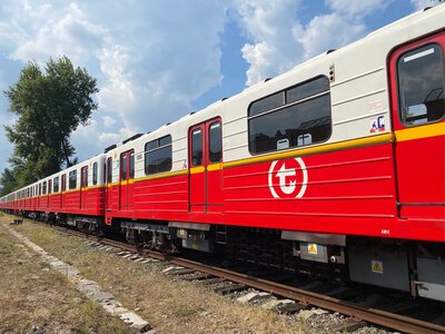 Присвоили 137 млн гривен на вагонах: семь участников схемы получили подозрения, среди них — экс-чиновник киевского метро